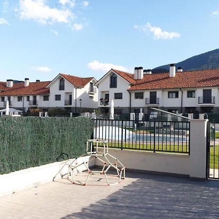 Villa Montes Pirineos Santa Cilia de Jaca Luaran gambar